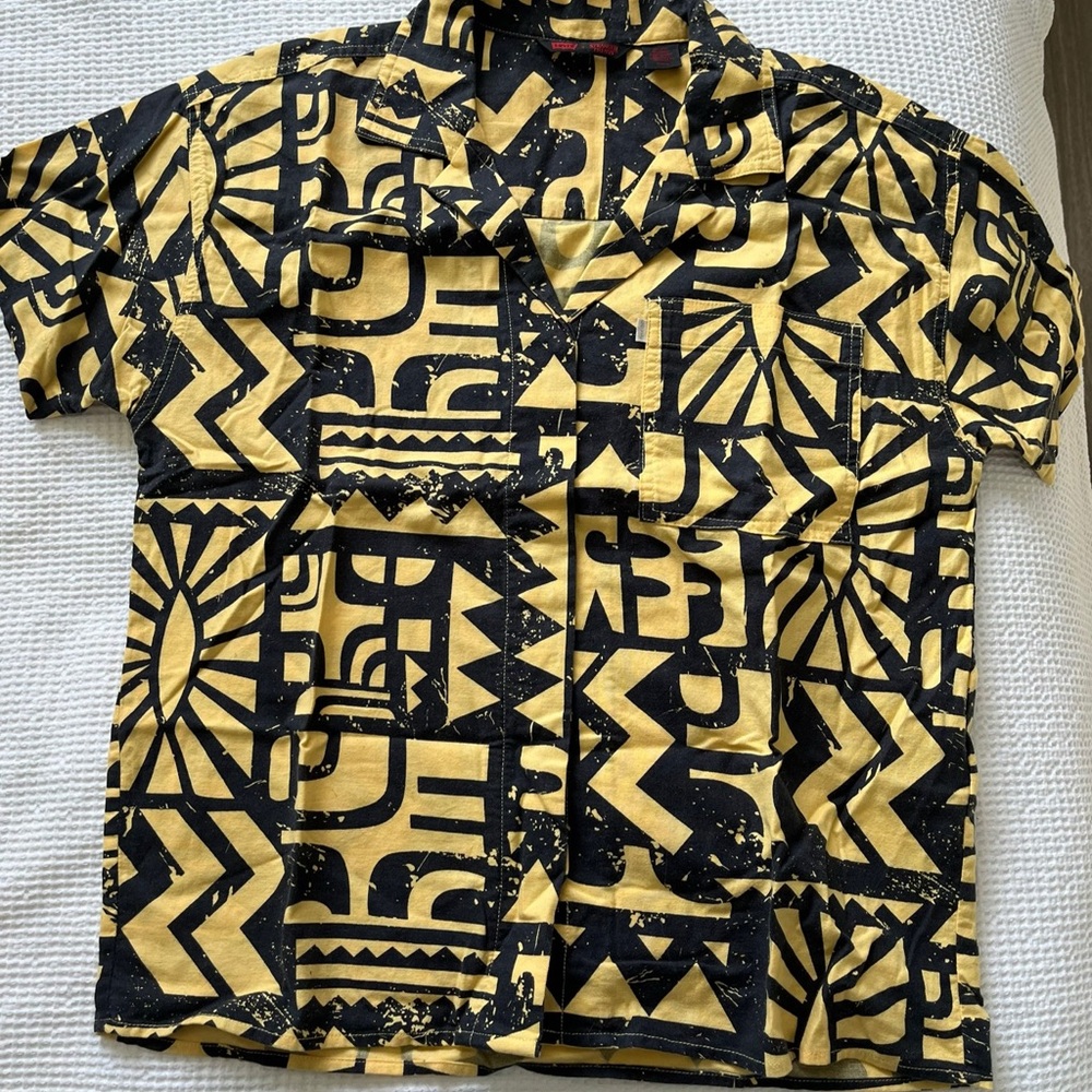 Levi’s x Stranger Things Eleven Aztec Shirt Women’s Small Limited Edition Rare